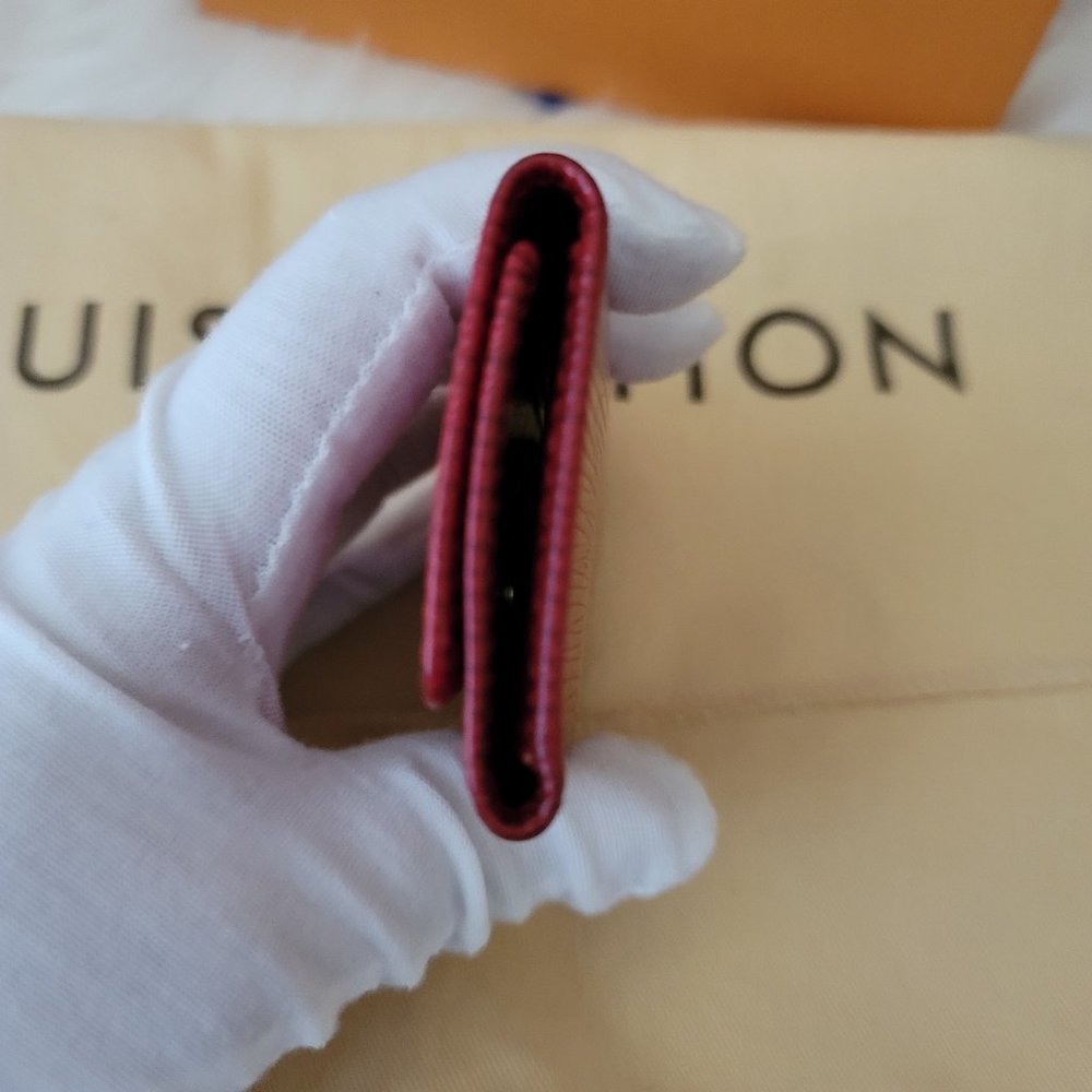Authentic Louis Vuitton Epi Leather 4 Key Holder  - Red - Picture 10 of 12
